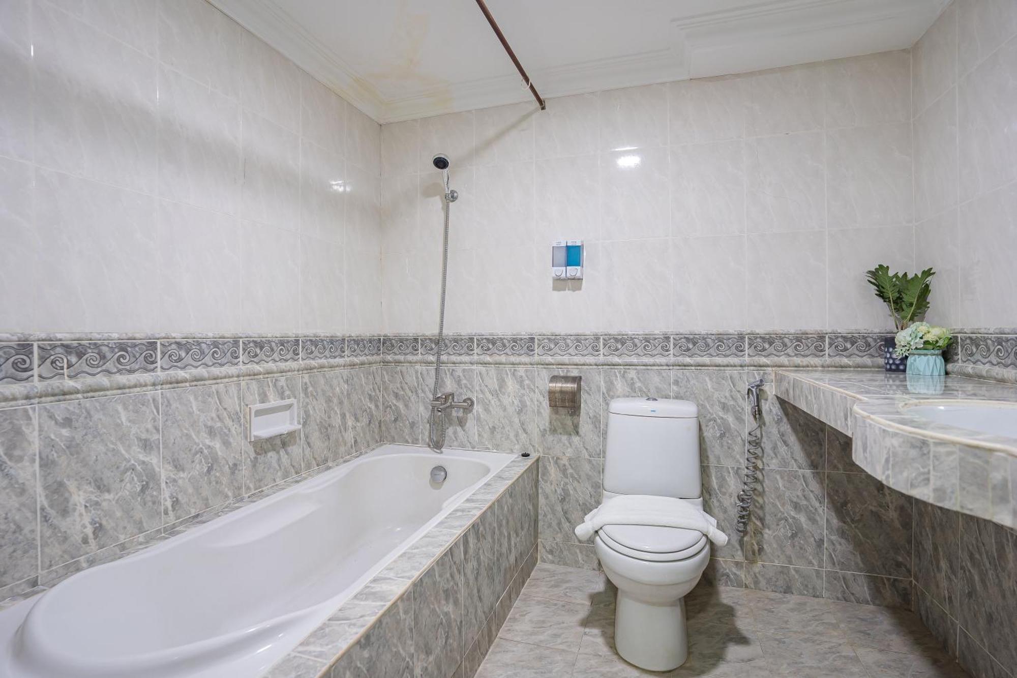 Hotel 28 Rapid Куала-Лумпур Экстерьер фото